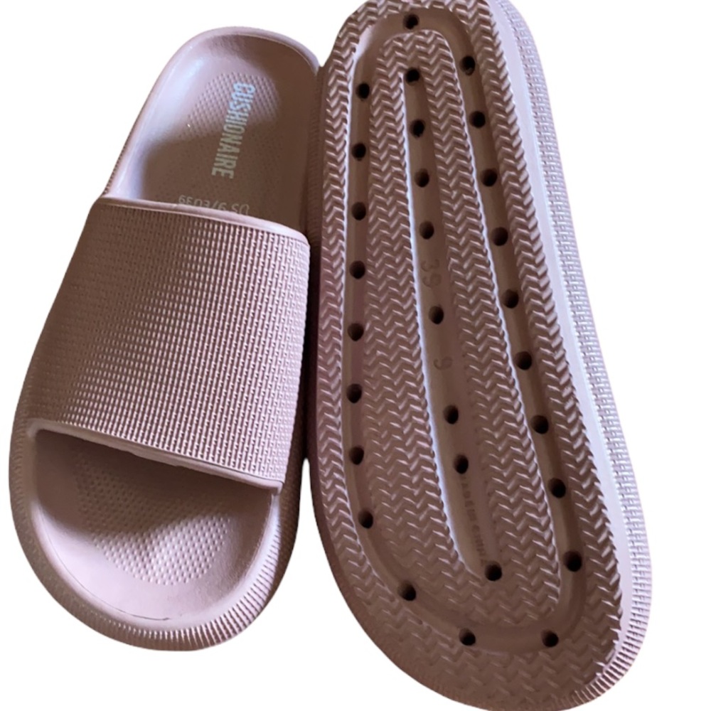 CUSHIONAIRE SANDALS IN PINK SIZE 9 NWT - Picture 2 of 4